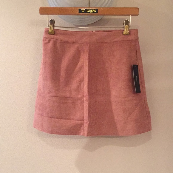 Lulus XS pink suede skirt. - Picture 5 of 8